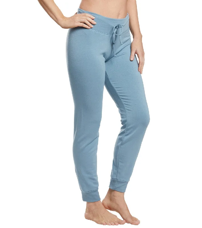 beyond-yoga-cozy-fleece-lounge-around-midi-joggers-8176449-blue-crush