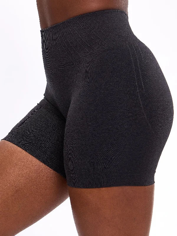 form-seamless-short-5-charcoal