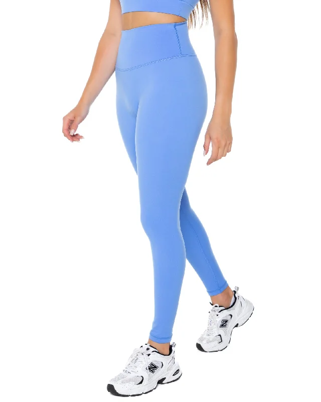 aura-scrunch-leggings-powder-blue