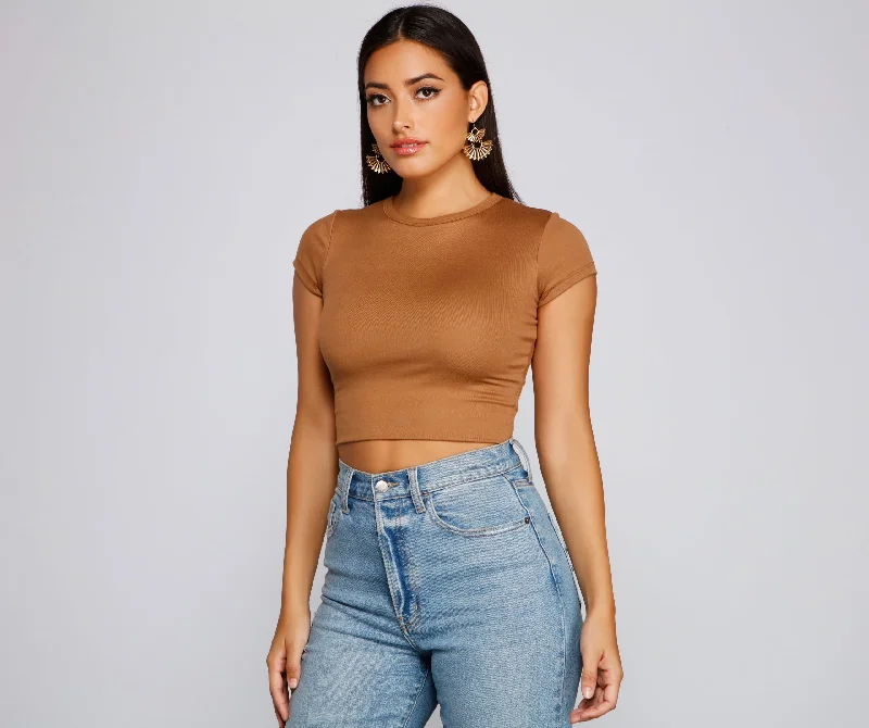 casual-must-have-crew-neck-crop-top-060020954001