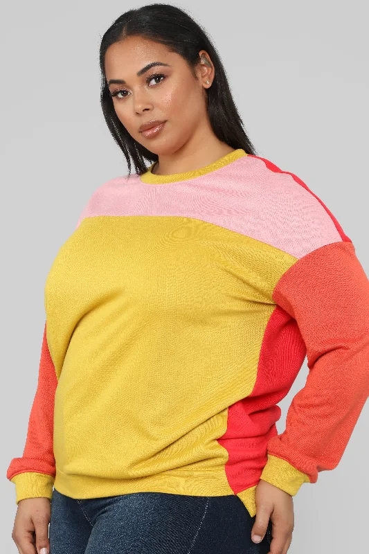 im-blocking-you-sweatshirt-yellow-combo