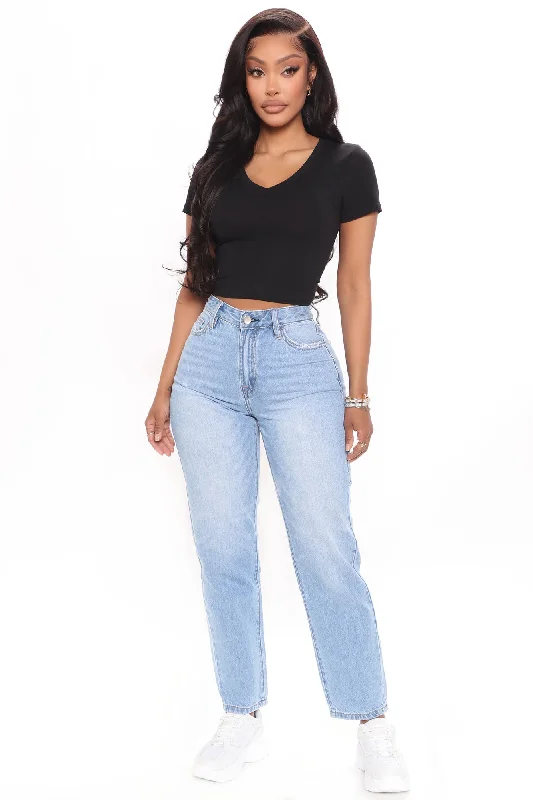 kaitlyn-v-neck-crop-top-black