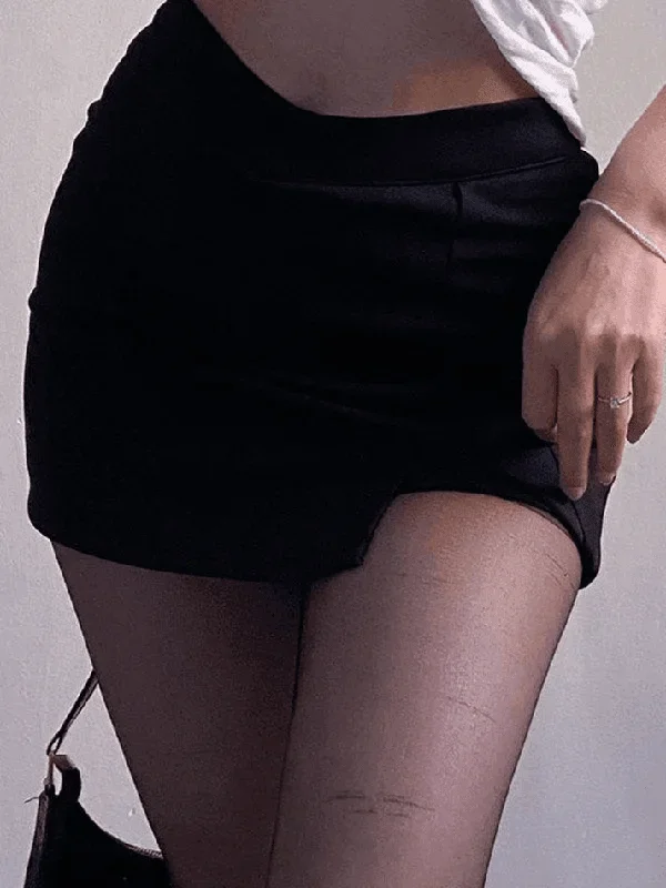 lined-detail-split-mini-skirt