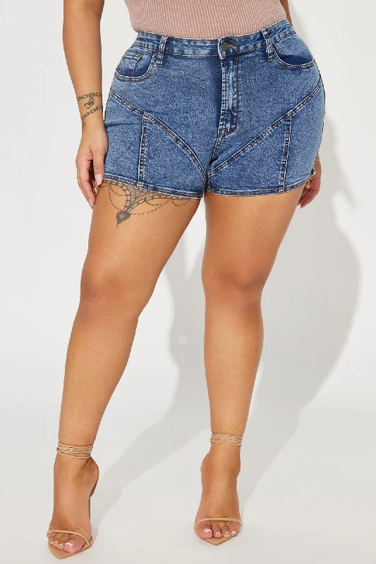 majorly-moto-stretch-denim-shorts-acid-wash-blue