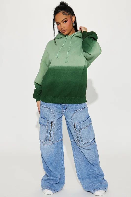 off-duty-ombre-fleece-sweatshirt-green