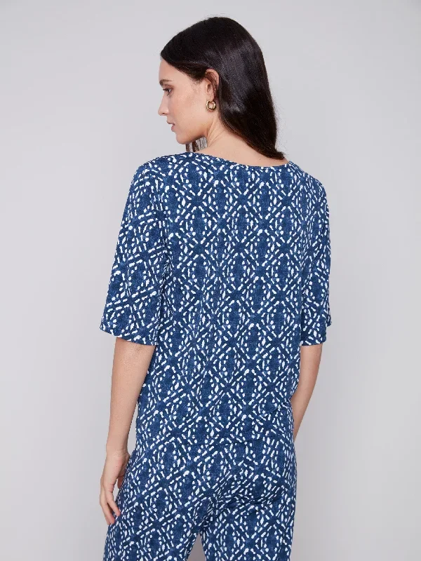 short-sleeved-printed-top-with-front-knot-indigo-indigo-c1360p-818b-p007