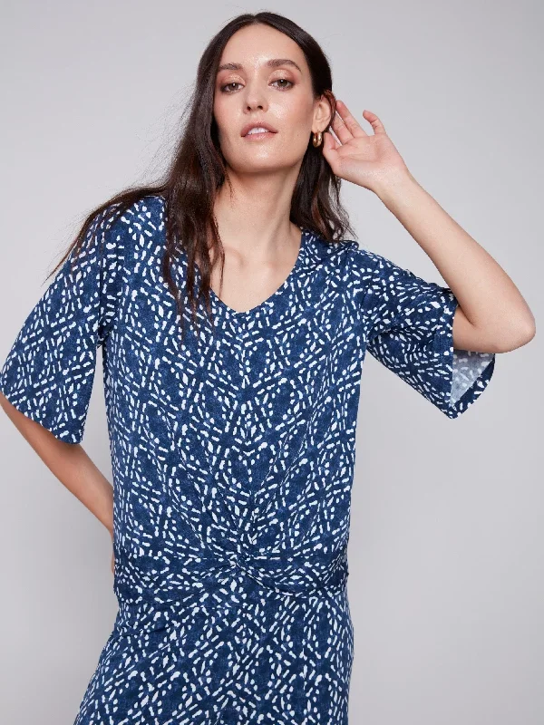 short-sleeved-printed-top-with-front-knot-indigo-indigo-c1360p-818b-p007