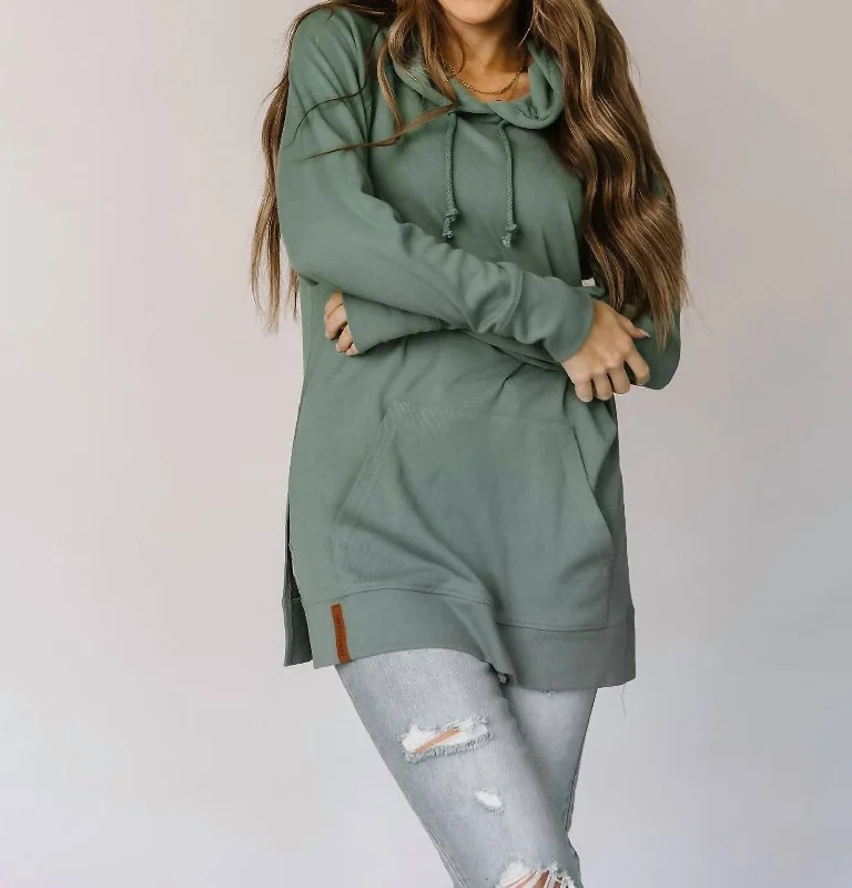 sideslit-hoodie-in-chive