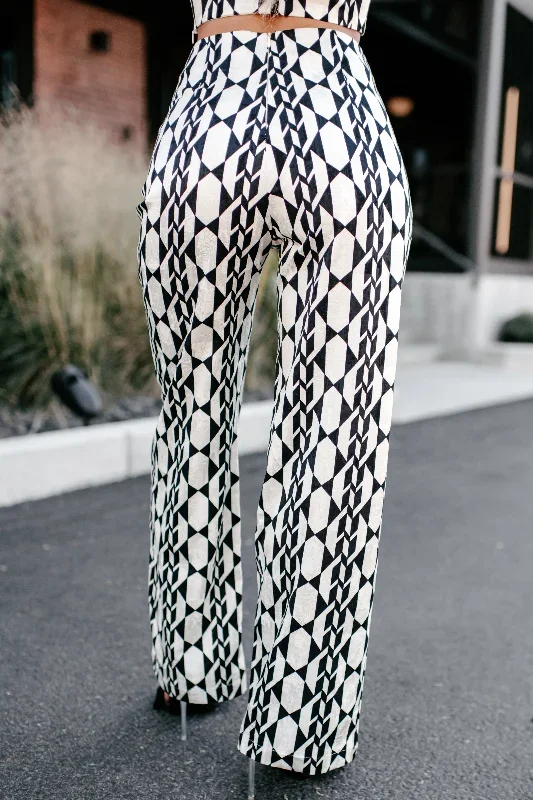 you-know-you-want-it-geometric-two-piece-pant-set-ivory-black